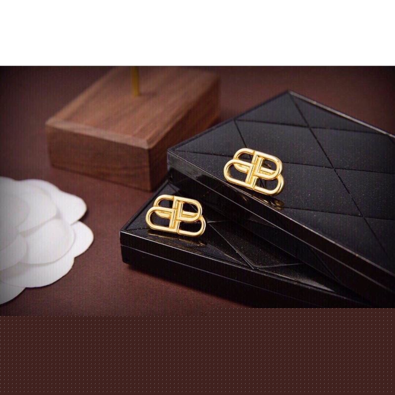 Ba*len*cia*ga earrings